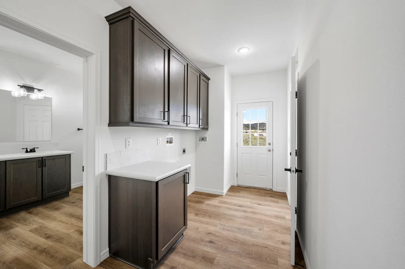 Limited series 28523a interior home features