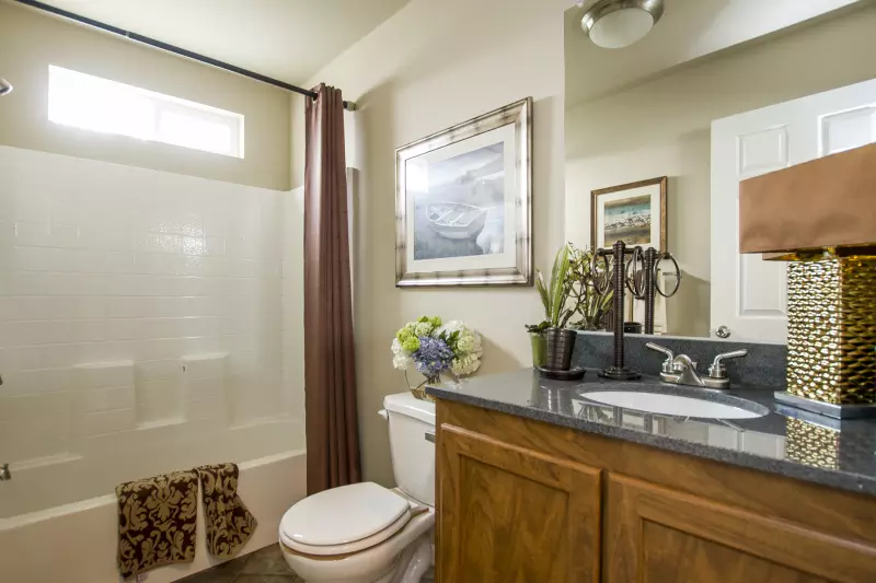 Cm-3443r bathroom home features
