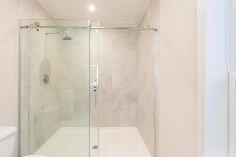 Biscayne bay bathroom home features