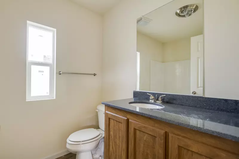 Cm-2562l bathroom home features