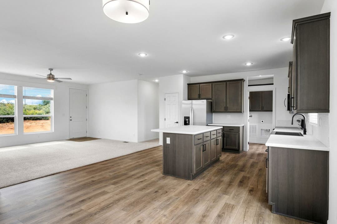 Limited series 28523a interior home features